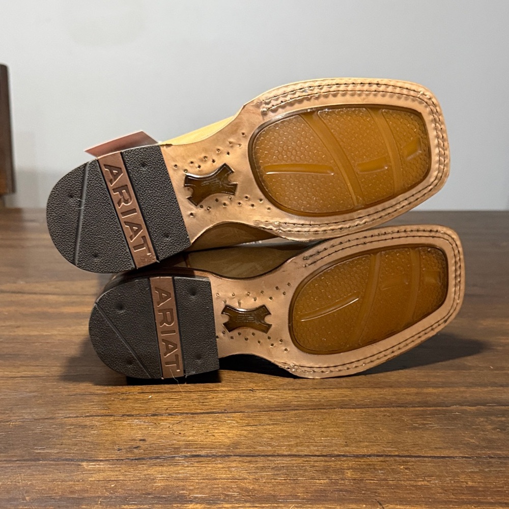 Ariat Tan and Navy Western Heeled Cowboy Boots - Picture 5 of 6